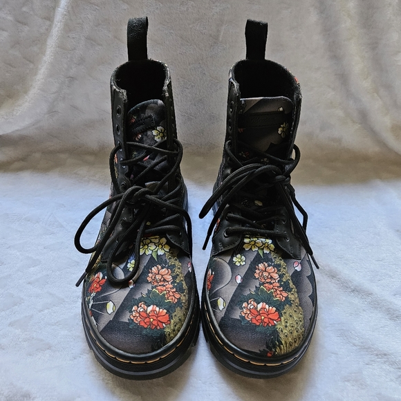 Dr. Martens Shoes - Dr Martens Combs Canvas Floral Size5